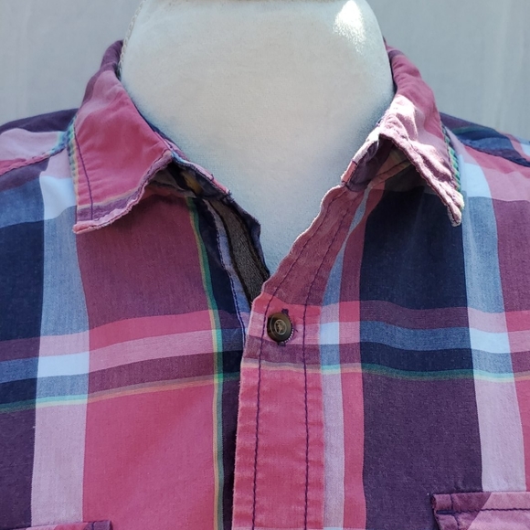 Button-down pink and blue plaid long sleeves size medium - Picture 4 of 10